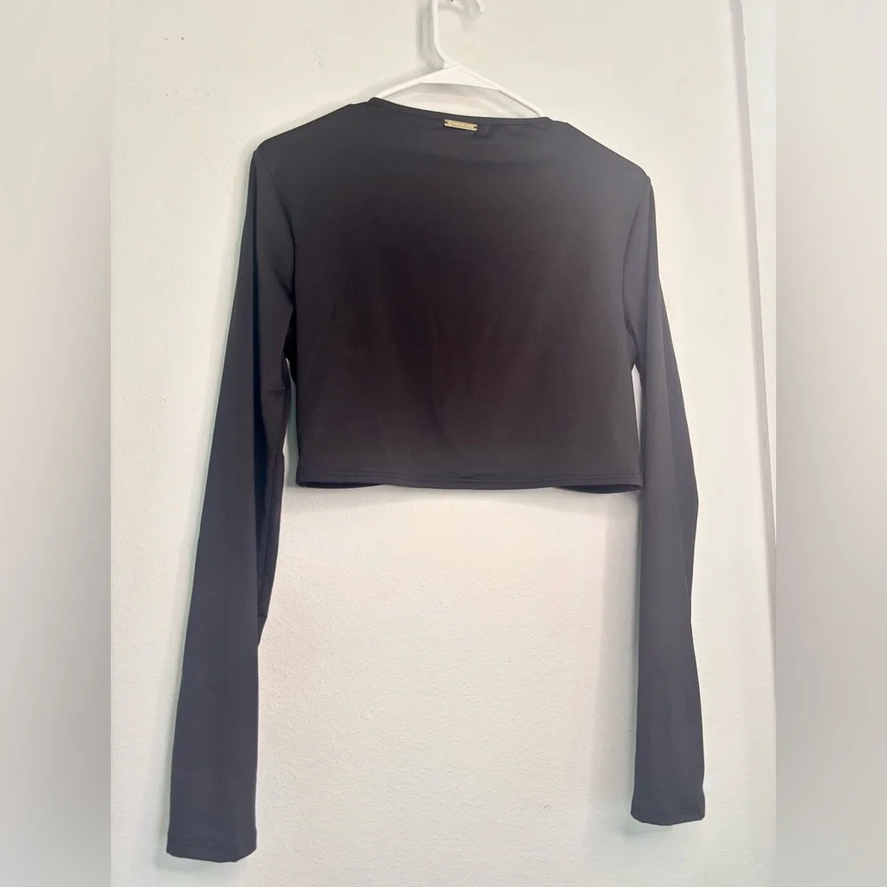 MICHAEL KORS BLACK LONG SLEEVE GOLD RING CROPPED SHIRT SZ XL